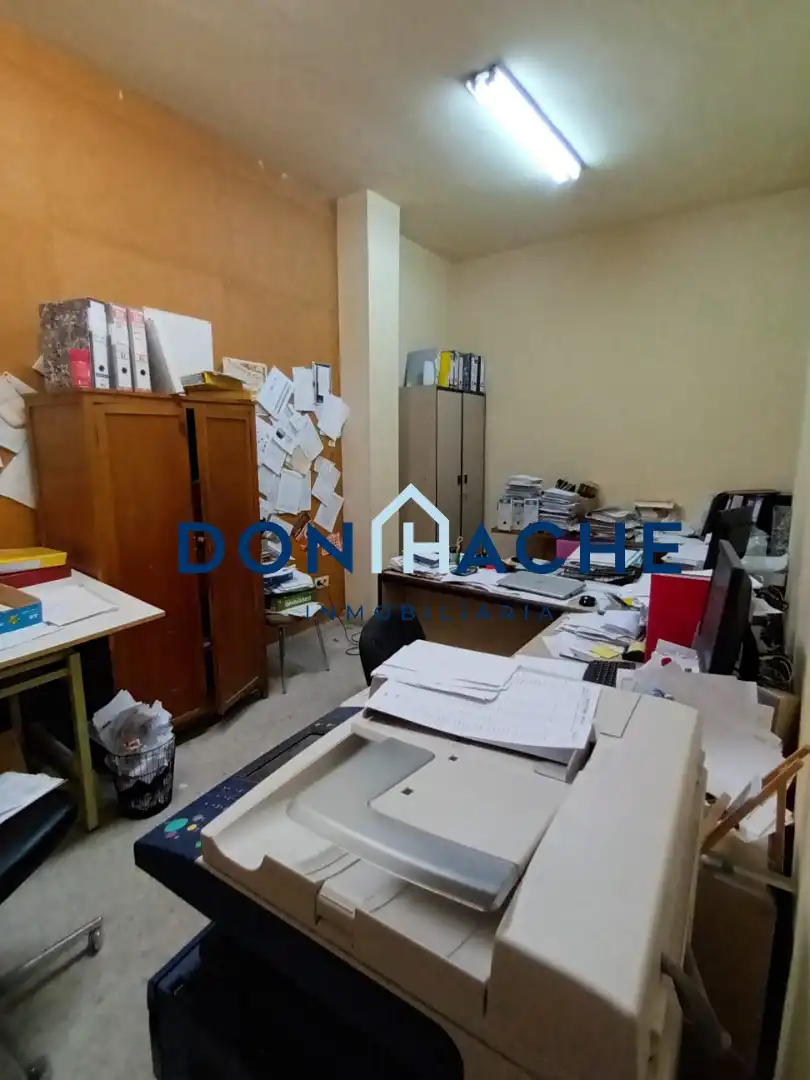 Local comercial en venda a Este