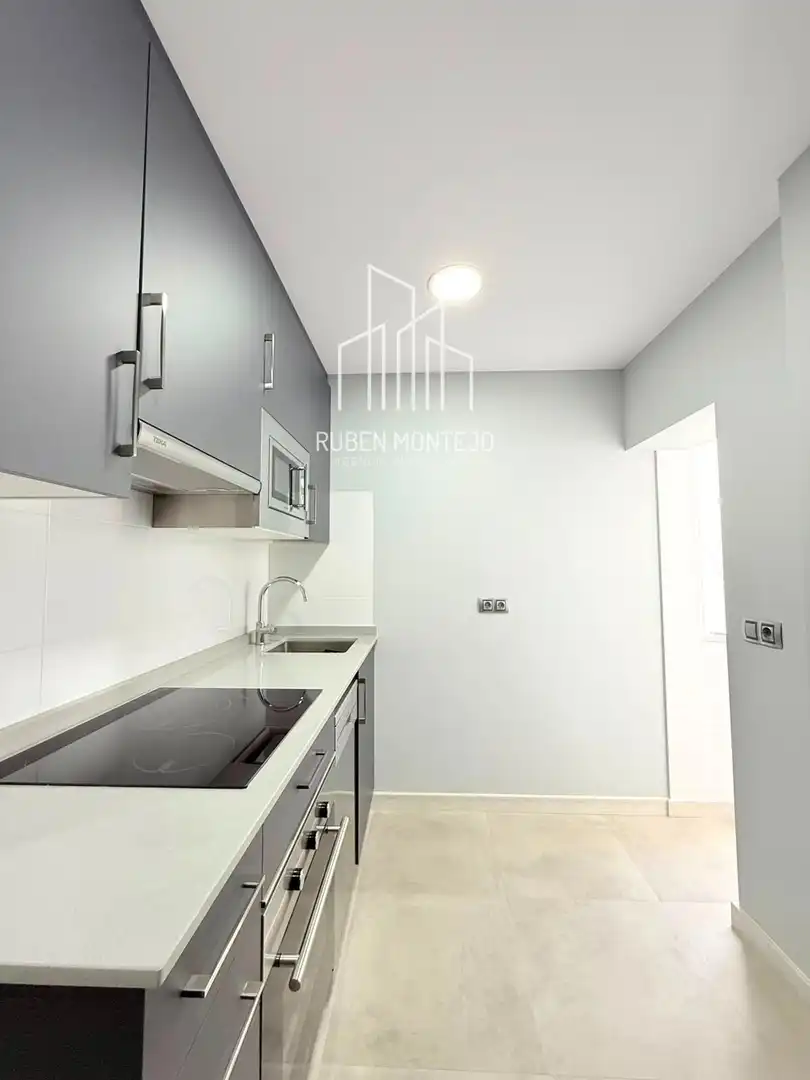 Cocina de Piso de alquiler en Salamanca con Calefacción, Terraza y Amueblado