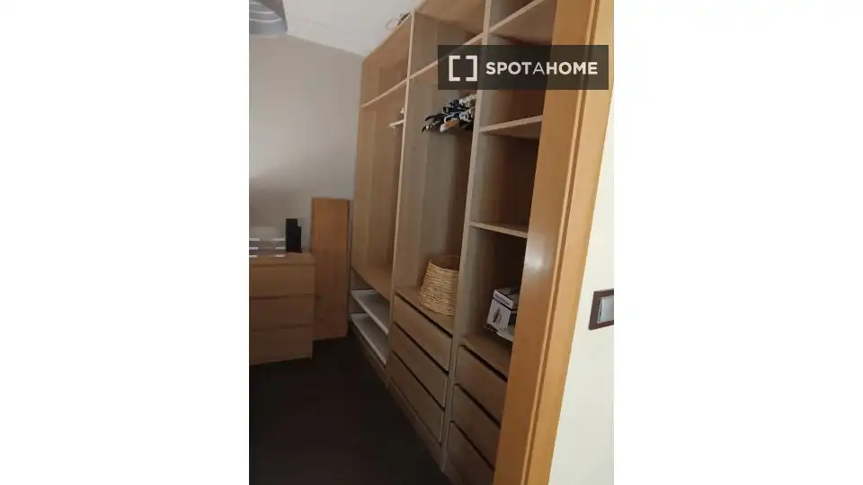 Habitación en Centro - El Castillo
