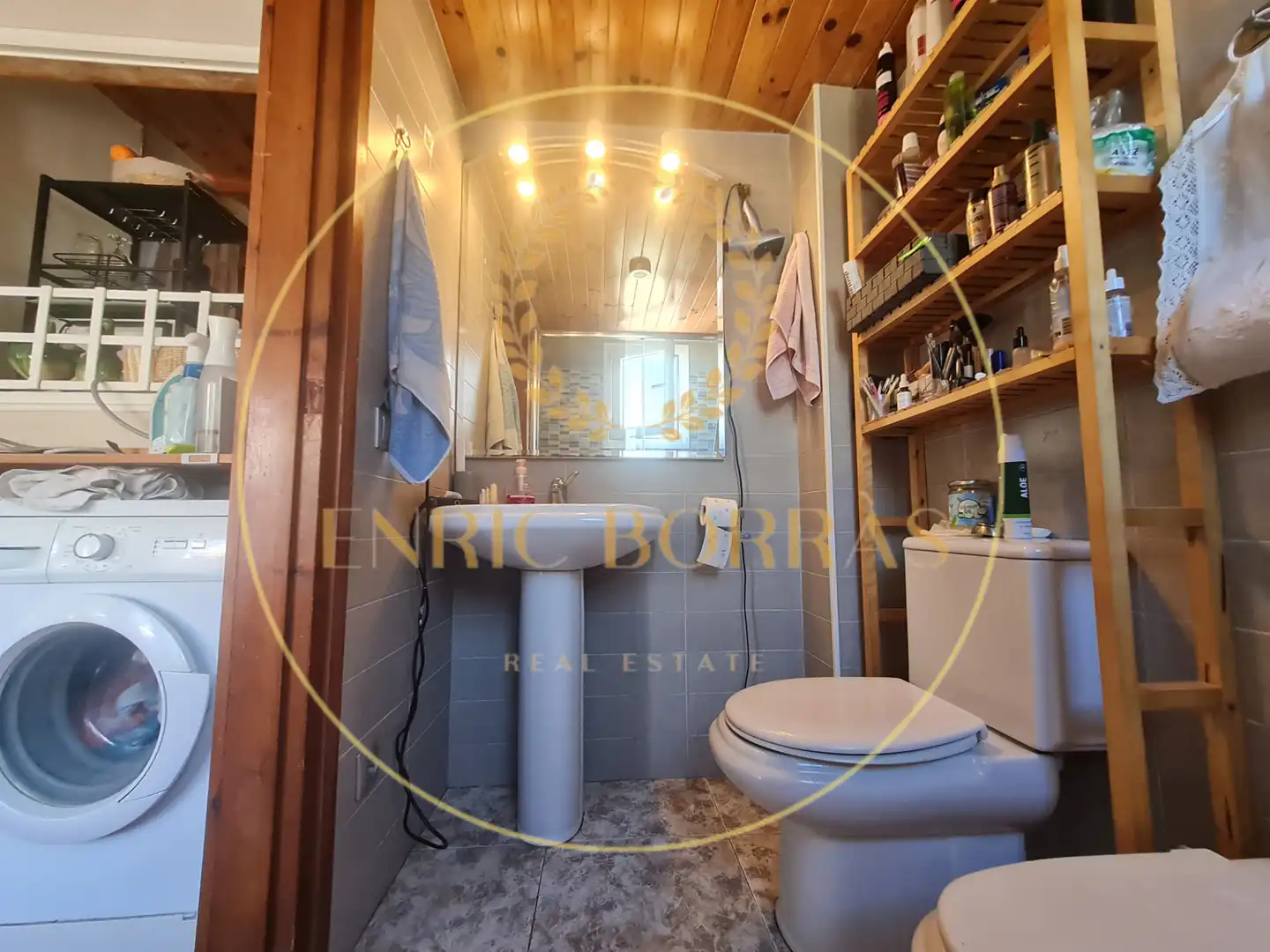 Bathroom of Flat for sale in Gironella  with Air Conditioner, Heating and Storage room