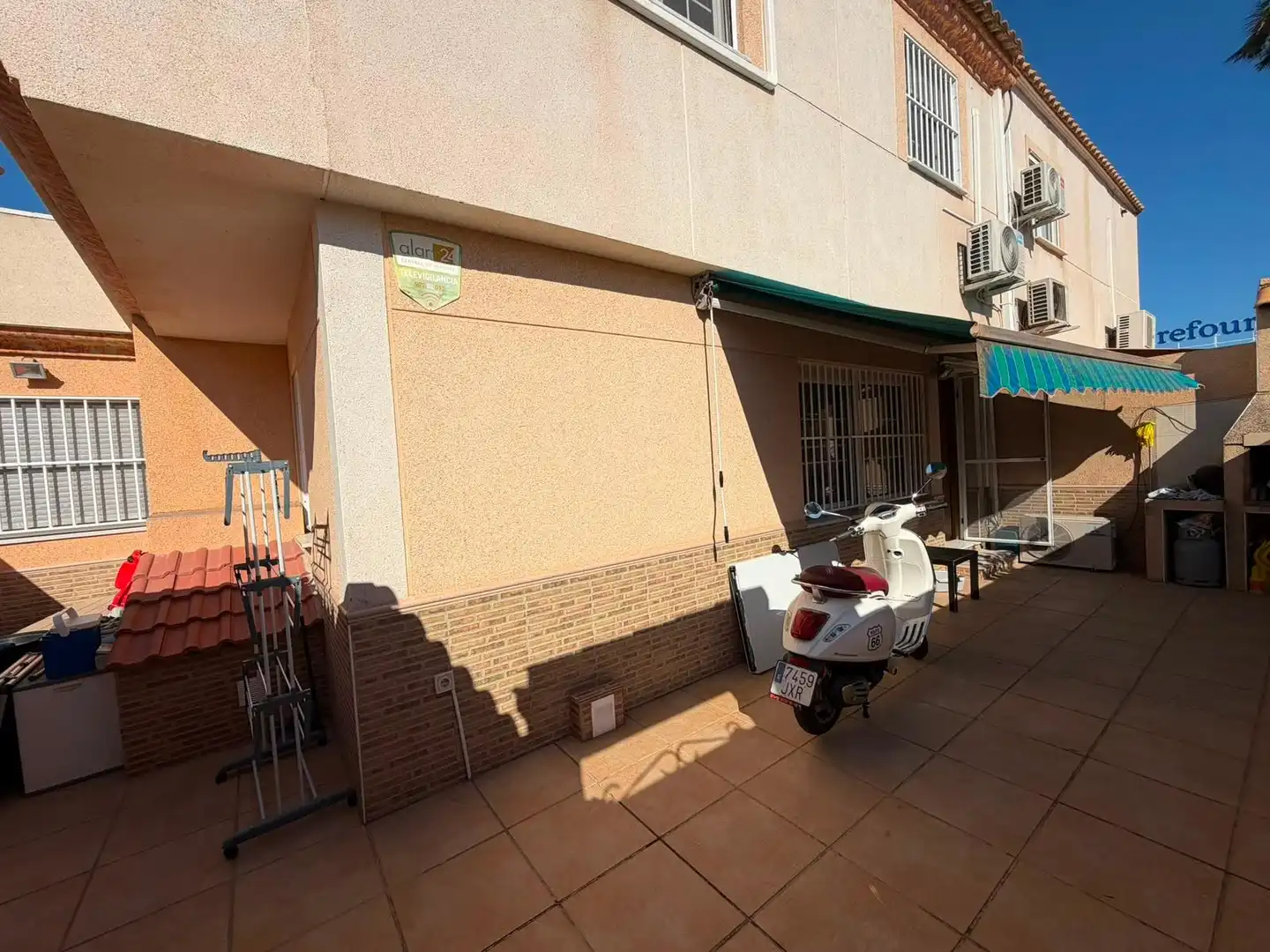 Vista exterior de Dúplex en venda en Torrevieja amb Aire condicionat, Terrassa i Traster