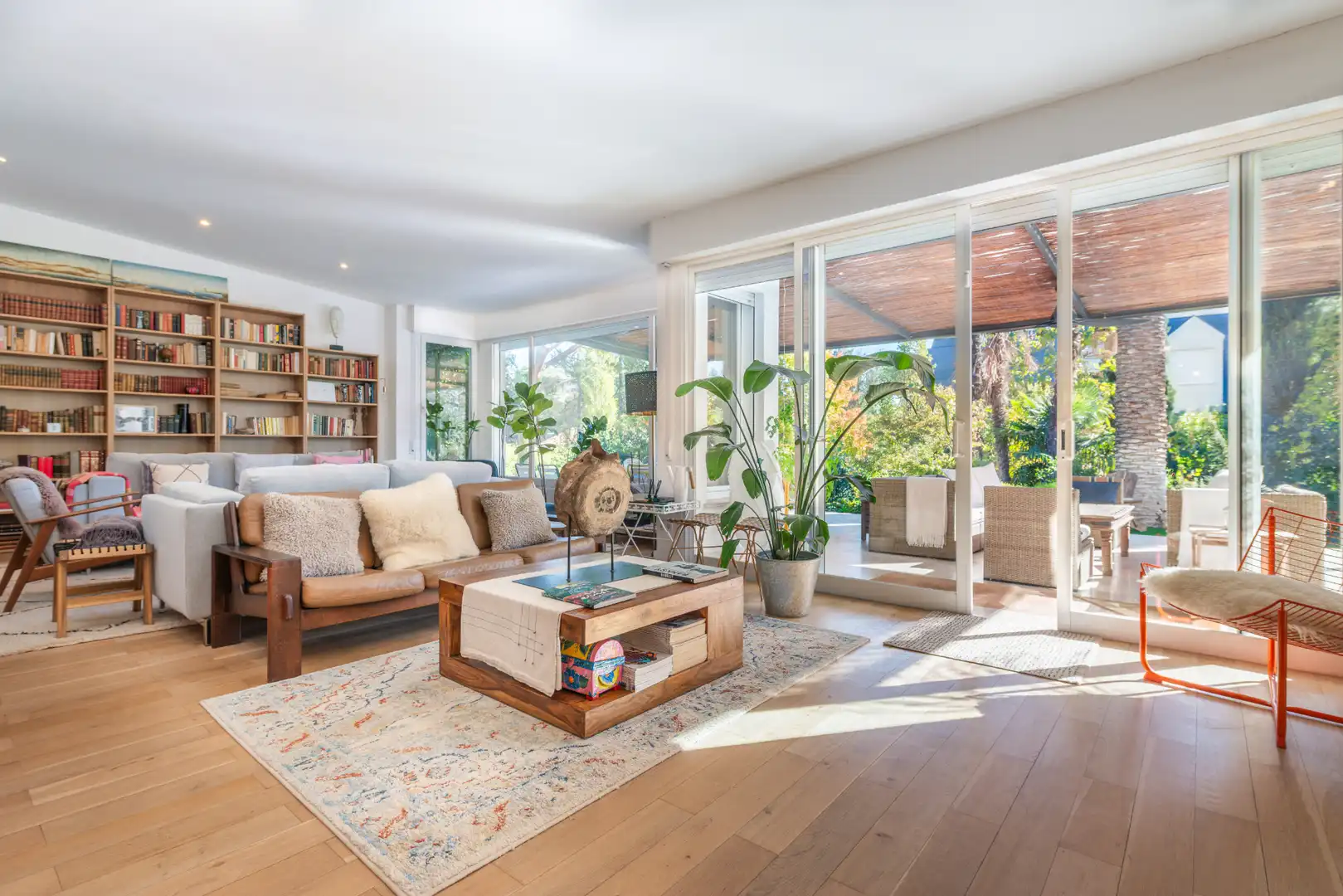 Sala de estar de Casa o chalet en venta en Pozuelo de Alarcón con Aire acondicionado, Calefacción y Jardín privado