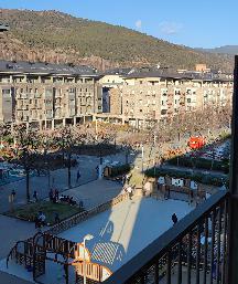 Vista exterior de Dúplex en venda en La Seu d'Urgell amb Calefacció