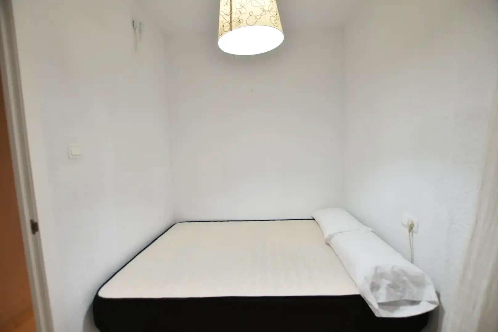Bedroom of Flat for rent in Granada  with Heating, Furnished and Balcony