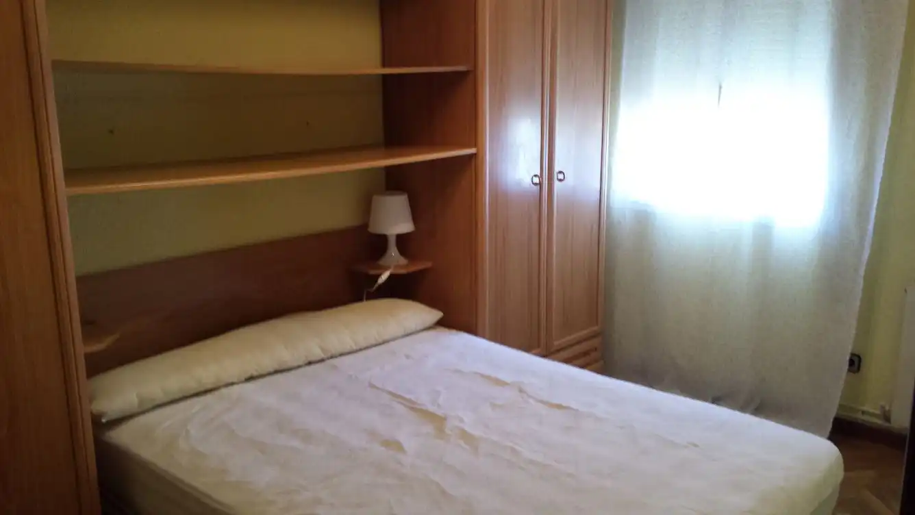 Wohnung zur Miete in Calle del Parque de Monfragüe, Parque Lisboa - La Paz