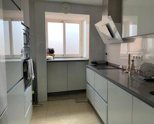 Cuina de Apartament de lloguer en  Murcia Capital amb Aire condicionat i Moblat