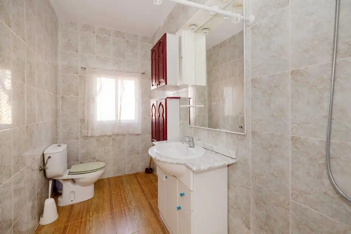 Baño de Finca rústica en venta en Olvera con Aire acondicionado, Calefacción y Jardín privado