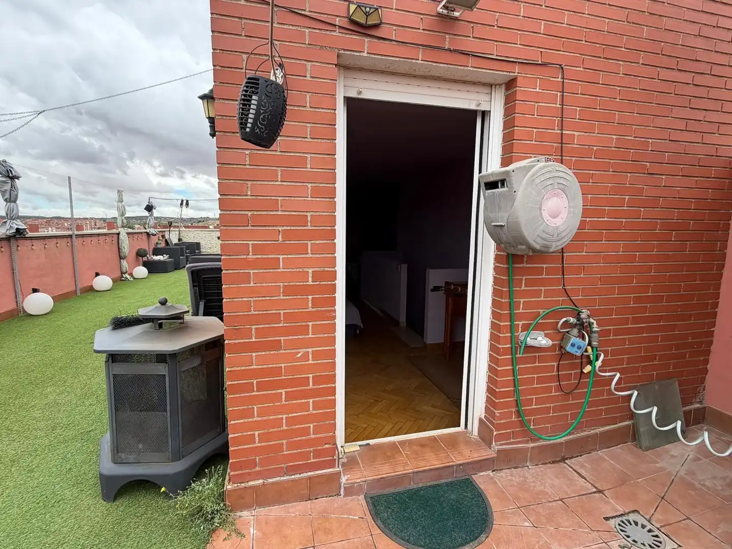 Exterior view of Attic for sale in Arganda del Rey  with Air Conditioner, Heating and Private garden