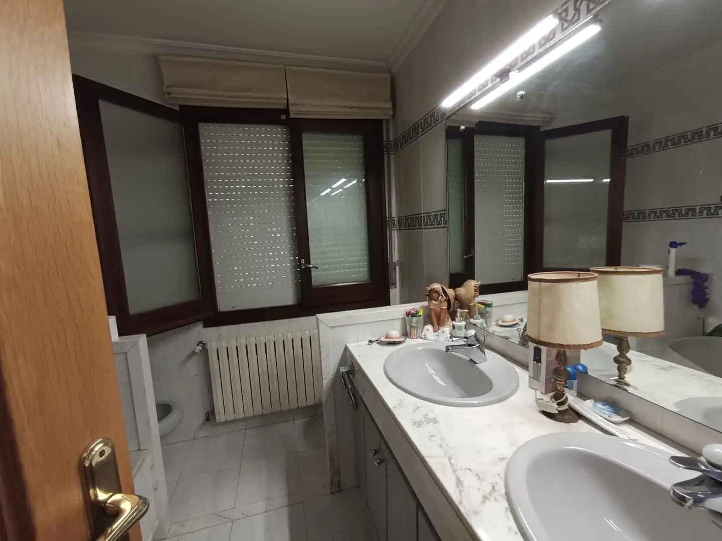 Bany de Casa o xalet de lloguer en Girona amb Calefacció, Terrassa i Piscina