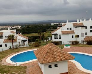 Vista exterior de Apartament en venda en La Línea de la Concepción amb Calefacció, Traster i Piscina comunitària