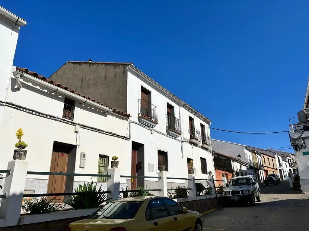 Vista exterior de Planta baja en venta en Villaviciosa de Córdoba