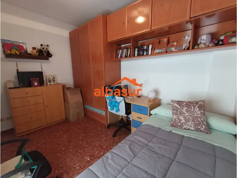 Dormitori de Casa o xalet en venda en Córdoba amb Aire condicionat, Calefacció i Moblat