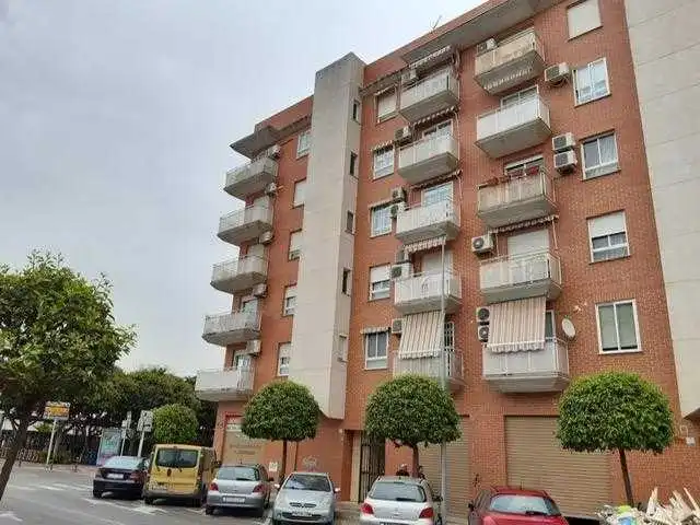 Vista exterior de Pis en venda en Mislata