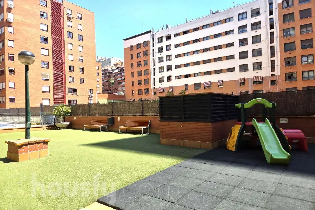 Terrassa de Pis de lloguer en Madrid amb Aire condicionat, Calefacció i Moblat