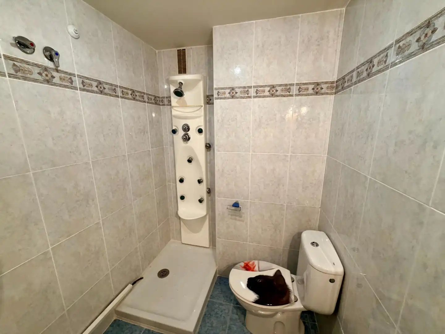 Badezimmer von Wohnung zum Verkauf in Almussafes mit Klimaanlage