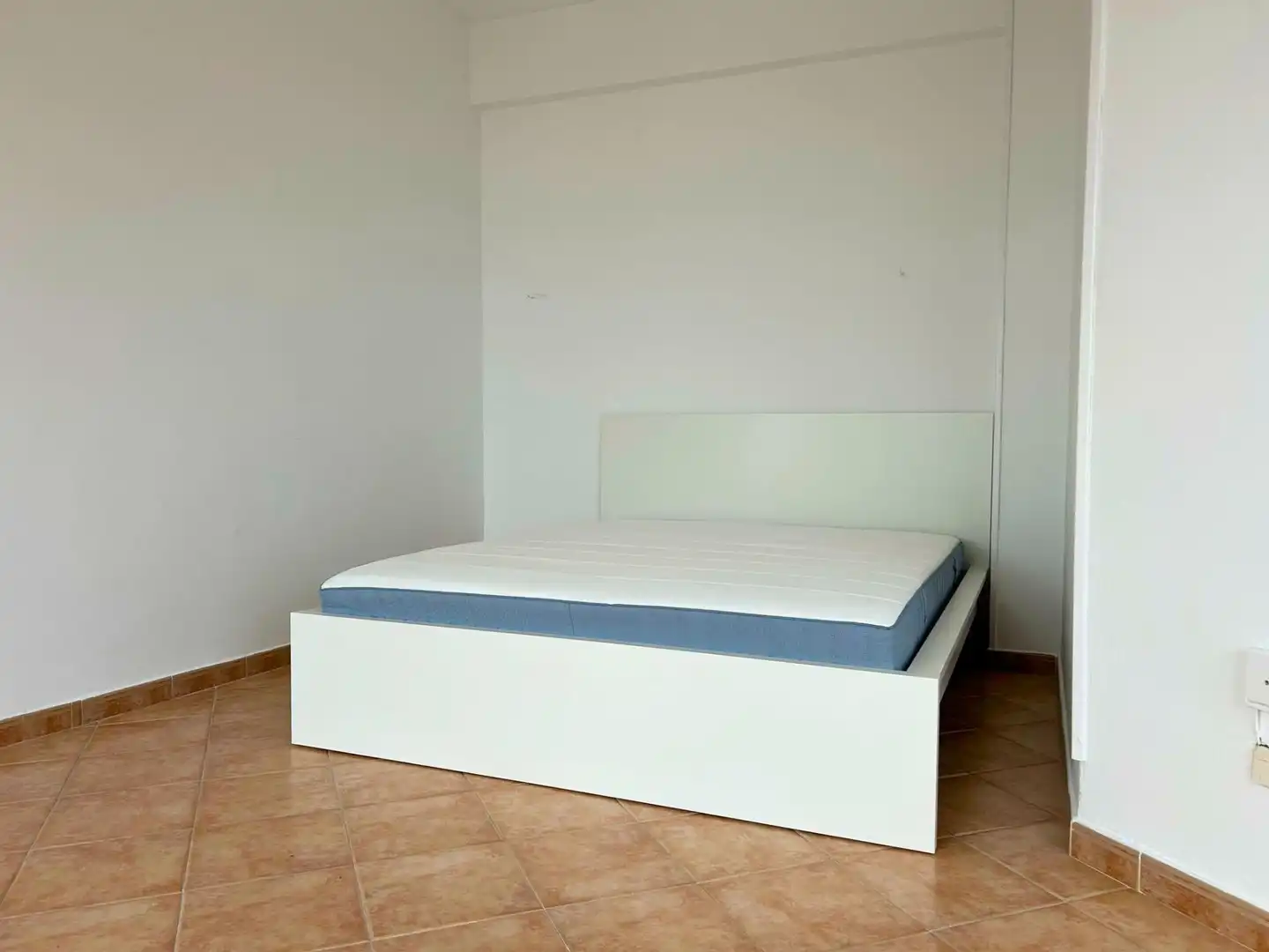 Dormitori de Estudi en venda en Marbella amb Aire condicionat, Jardí privat i Terrassa