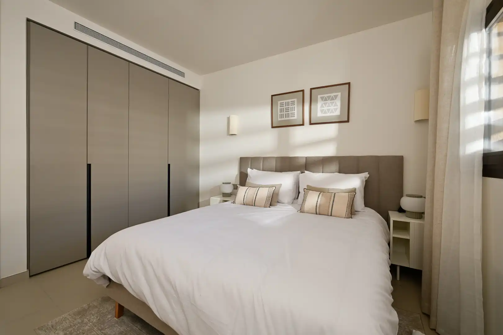 Dormitori de Planta baixa en venda en Fuengirola amb Aire condicionat, Jardí privat i Terrassa