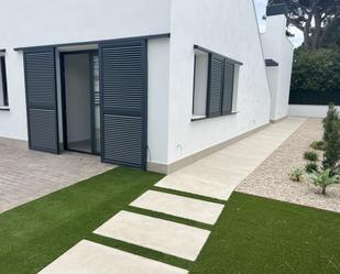 Vista exterior de Casa o xalet en venda en Cambrils amb Aire condicionat, Calefacció i Parquet