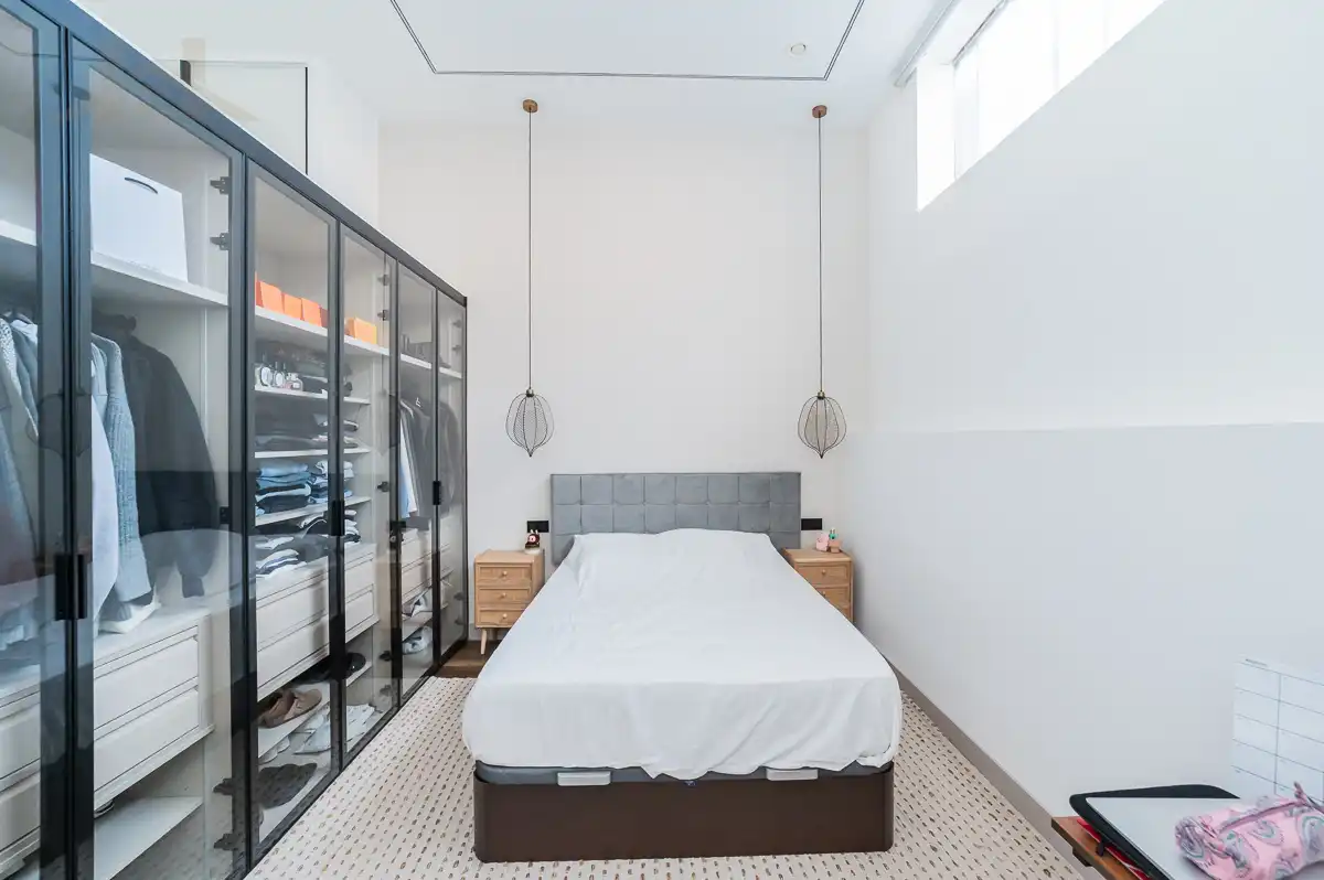 Bedroom of Commercial properties for sale in Brunete  with Air Conditioner and Furnished