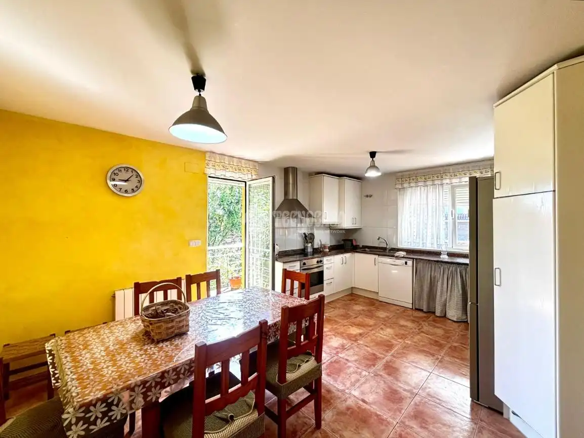 Kitchen of Houses for sale in Camargo  with Heating