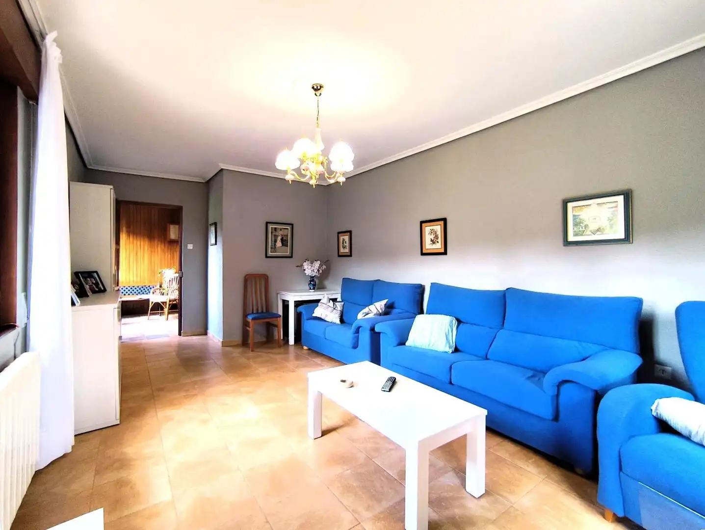 Sala de estar de Casa o chalet en venta en Villaescusa (Cantabria) con Calefacción, Jardín privado y Terraza