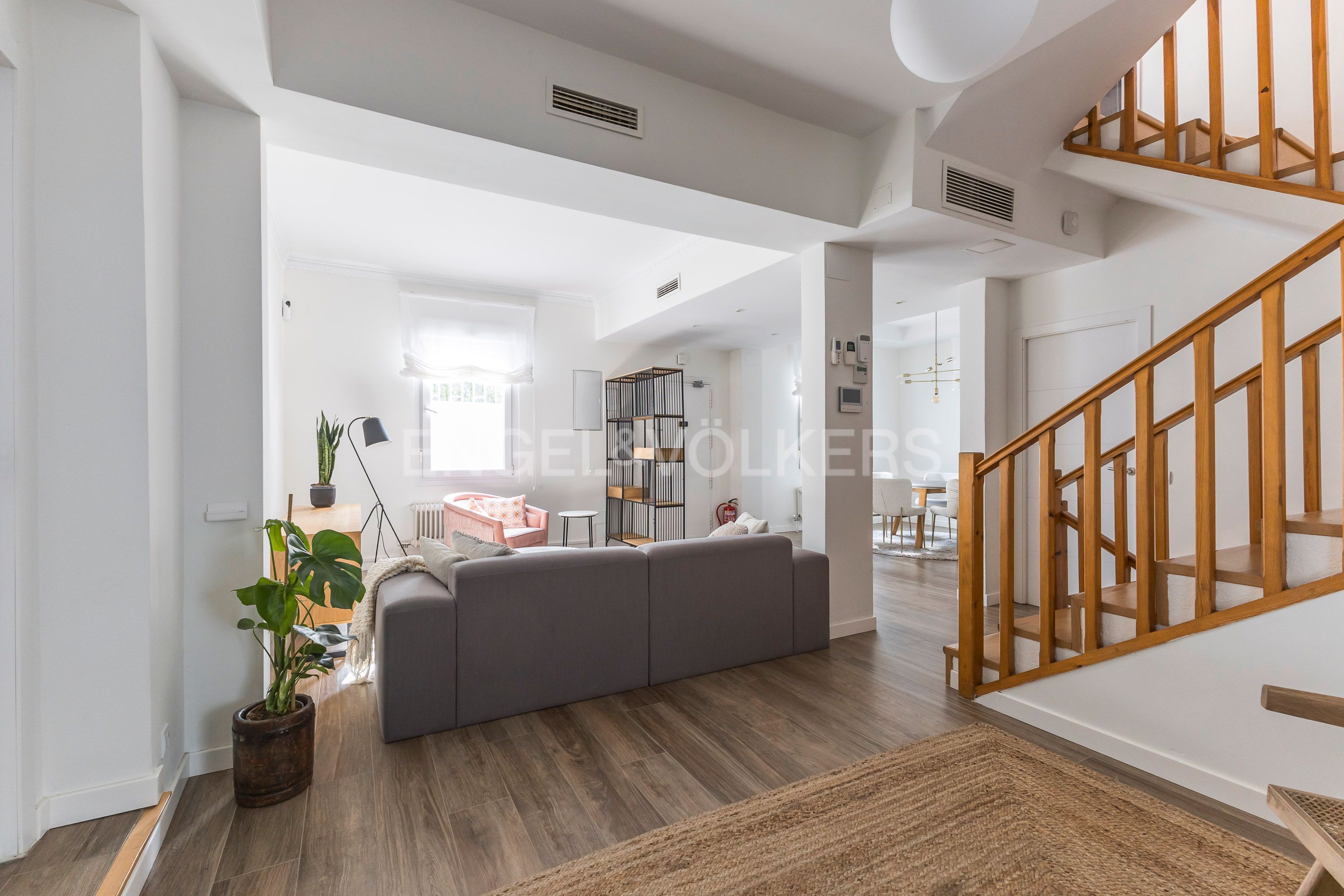 Living room of House or chalet to rent in  Madrid Capital  with Air Conditioner, Heating and Parquet flooring