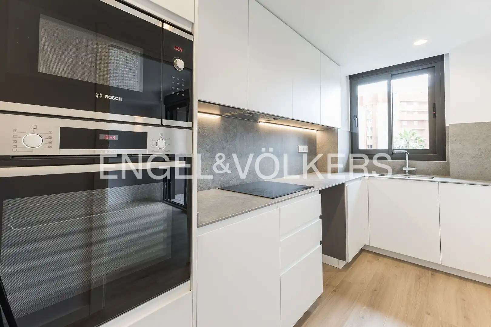 Kitchen of Flat for rent in Esplugues de Llobregat  with Air Conditioner, Heating and Parquet flooring