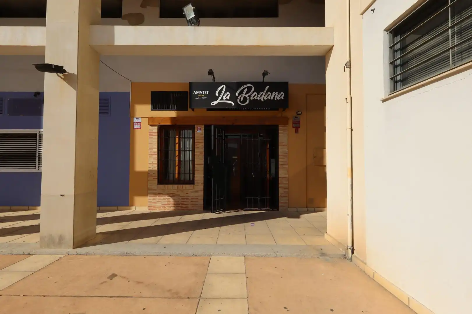 Local comercial en venta en Calle Calle del Médico Marcial Bernat, imagen 2