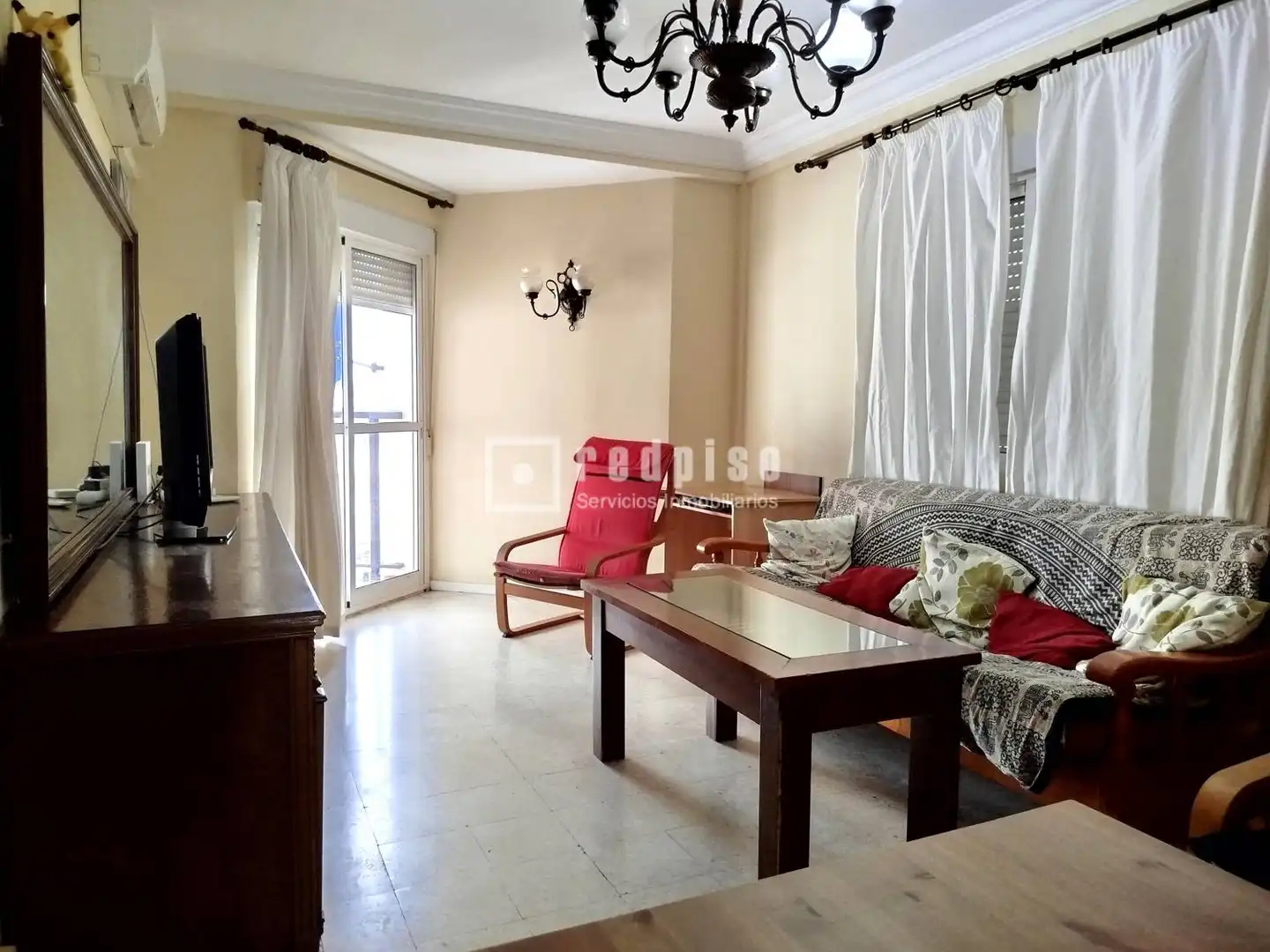 Living room of Flat for rent in Sevilla  with Air Conditioner, Private garden and Terrace