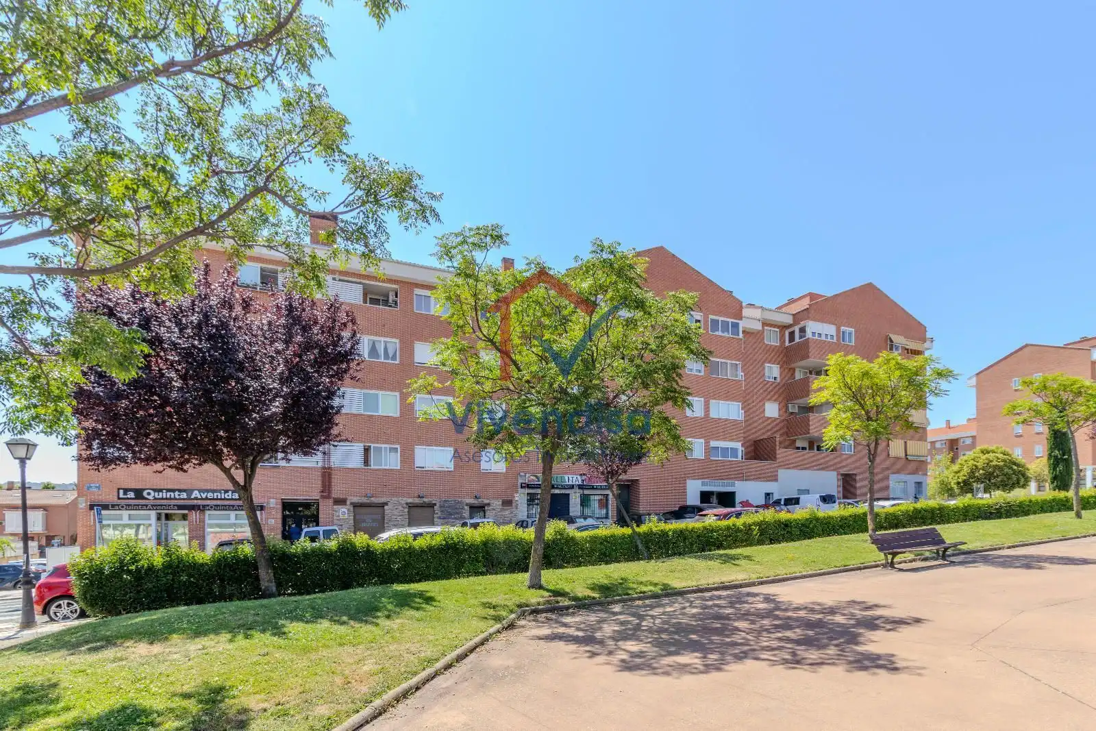 Vista exterior de Pis en venda en Guadalajara amb Calefacció, Terrassa i Traster
