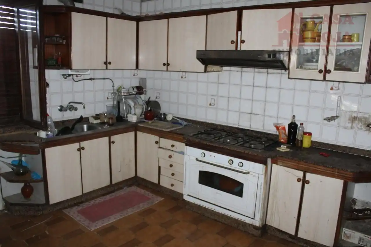 Cuina de Casa o xalet en venda en Cangas  amb Traster