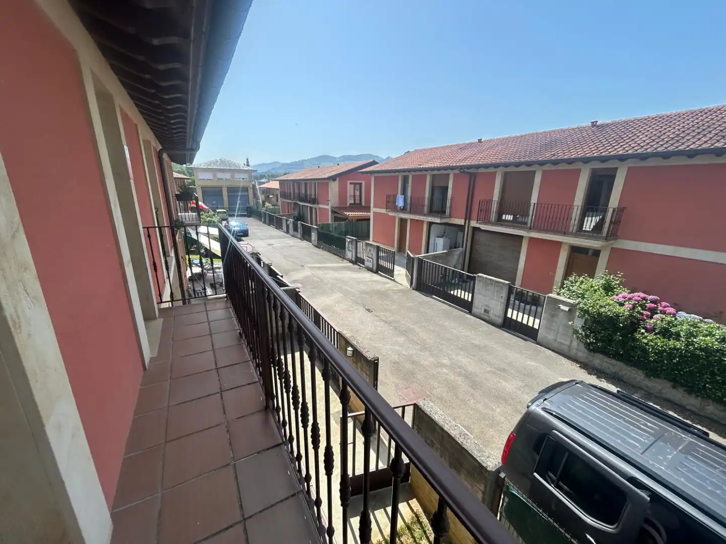 Vista exterior de Casa adosada de lloguer en Entrambasaguas amb Calefacció i Jardí privat