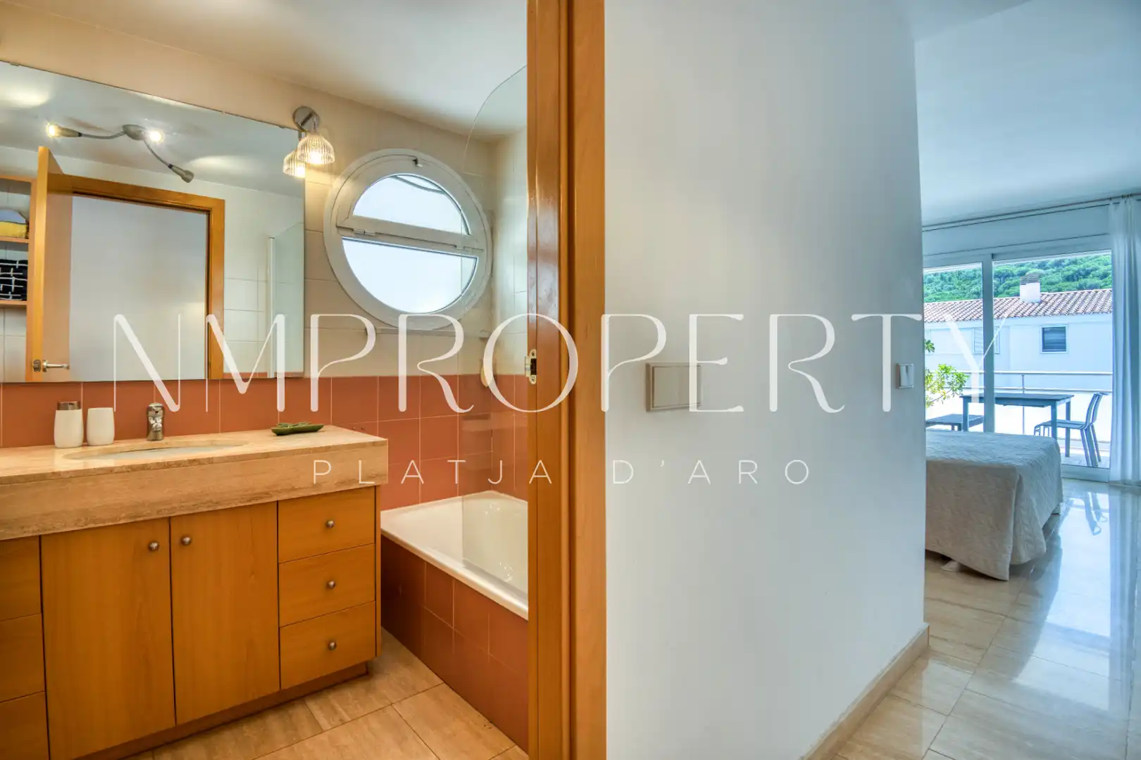 Bathroom of Flat for sale in Castell d'Aro, Platja d'Aro i s'Agaró  with Heating, Terrace and Storage room