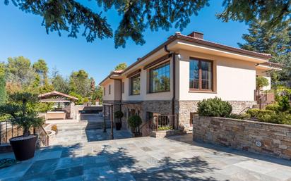 Vista exterior de Casa o xalet en venda en Soto del Real amb Aire condicionat, Terrassa i Piscina