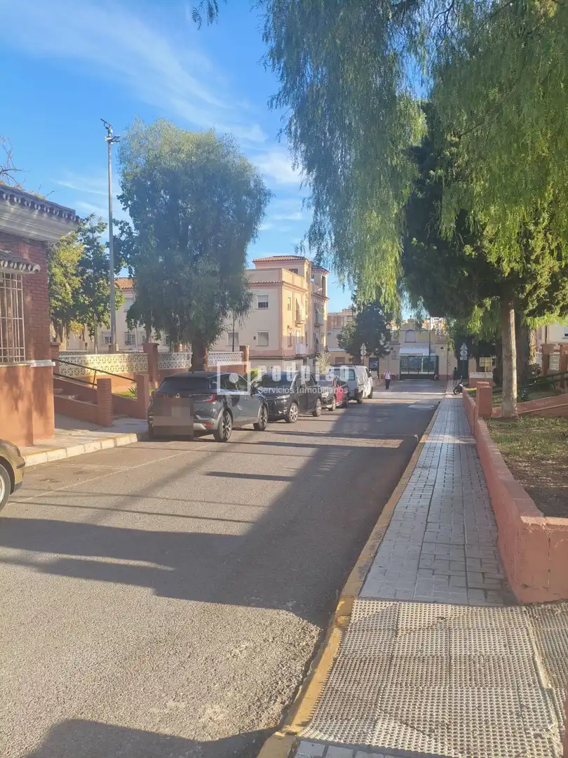 Vista exterior de Piso en venta en Cruz de Humilladero