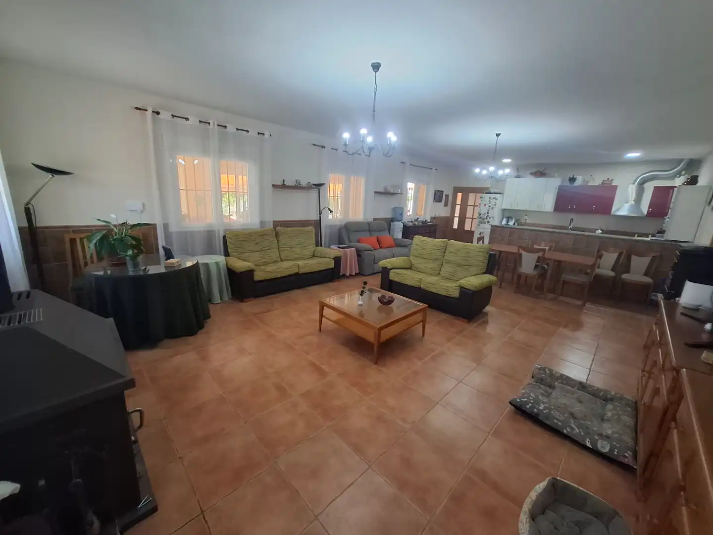 Sala d'estar de Finca rústica en venda en Fernán Caballero amb Aire condicionat, Calefacció i Traster