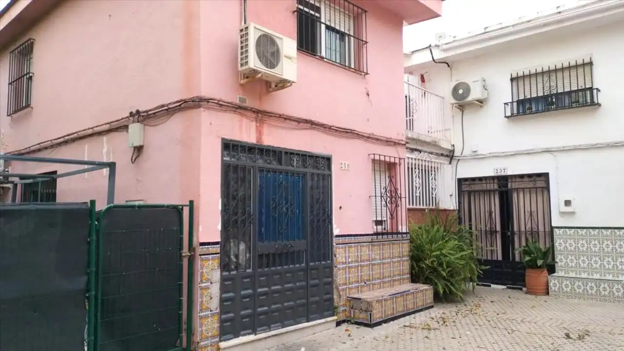 Vista exterior de Casa o chalet en venta en  Sevilla Capital