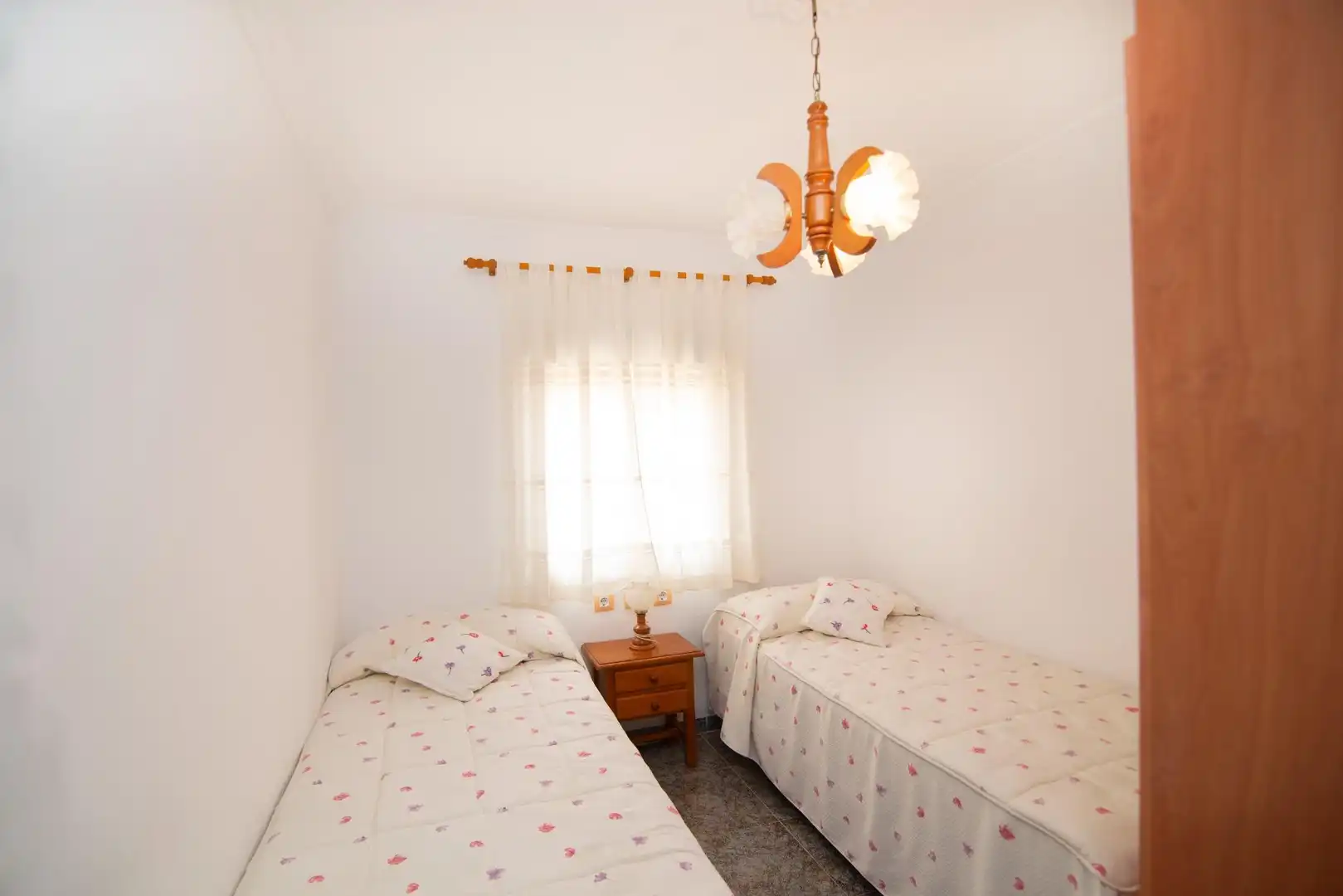 Bedroom of Houses for sale in Chiclana de la Frontera  with Air Conditioner, Private garden and Storage room