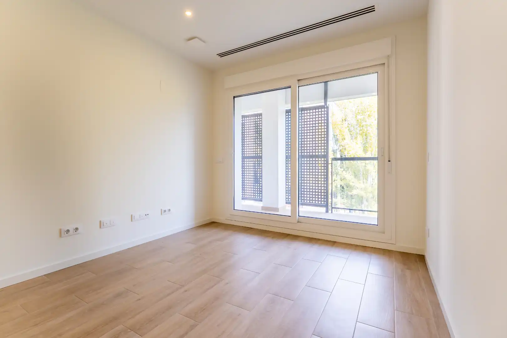Flat for rent in Calle de Juan Ignacio Luca de Tena, 28, Salvador