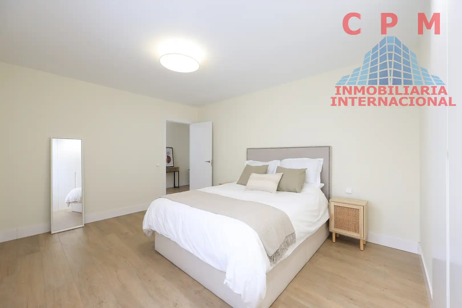 Schlafzimmer von Wohnung zur Miete in Madrid mit Klimaanlage, Heizung und Möbliert