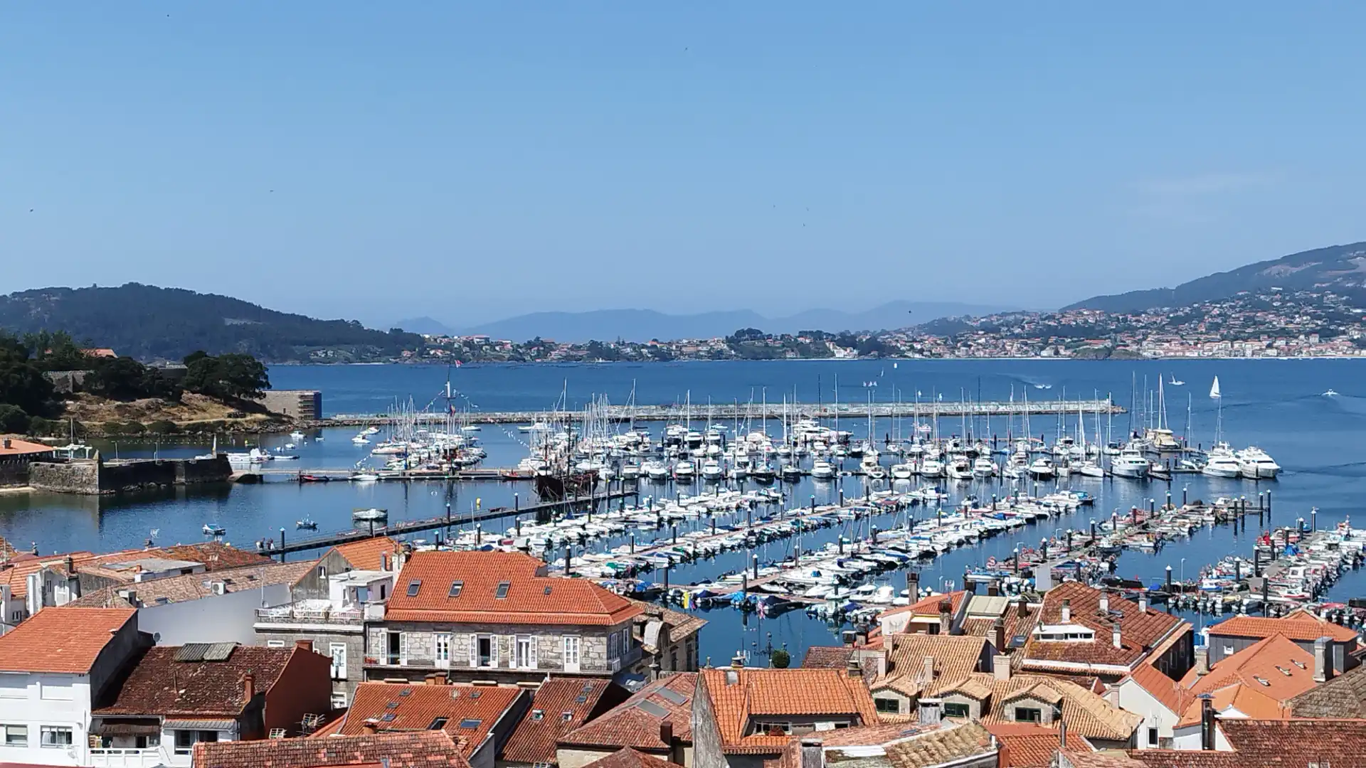 Attic for rent in Baiona  with Furnished, Balcony and Community pool