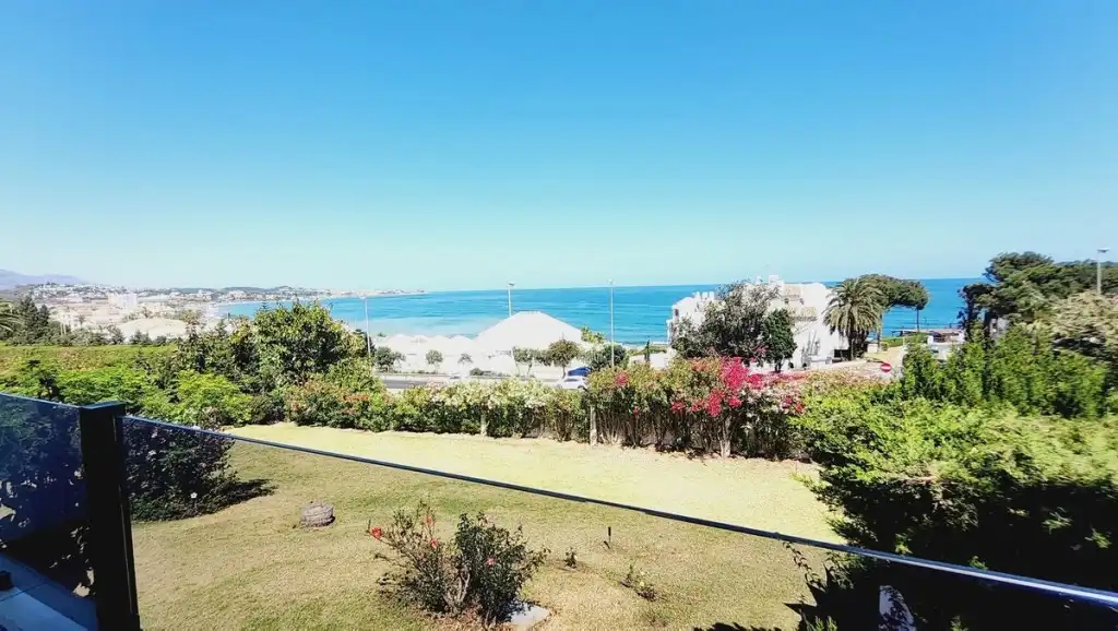 Dúplex con piscina en venta en Riviera del Sol, imagen 2