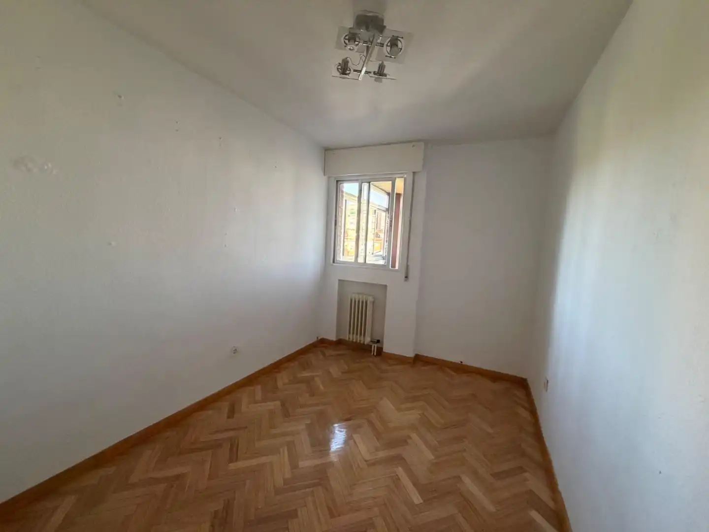Habitación de Piso de alquiler en Madrid con Calefacción, Parquet y Terraza