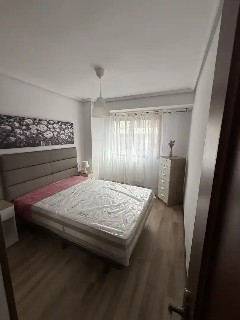 Dormitori de Pis de lloguer en Palencia amb Parquet i Moblat