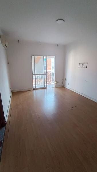 Sala d'estar de Pis en venda en Dos Hermanas amb Balcó