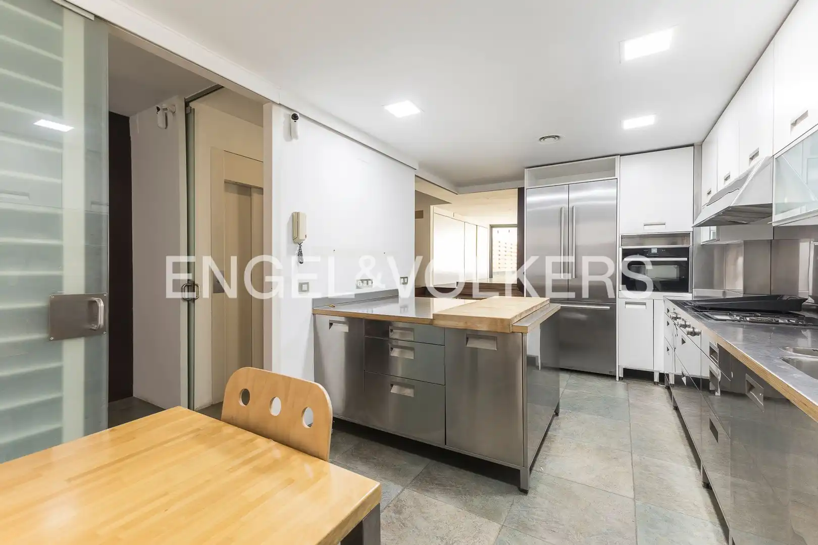 Kitchen of Houses for sale in Barcelona  with Air Conditioner, Heating and Private garden