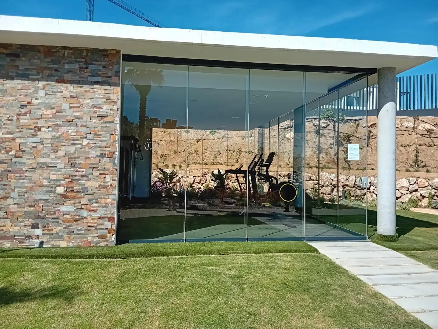Vista exterior de Piso en venta en Mijas con Aire acondicionado, Jardín privado y Terraza