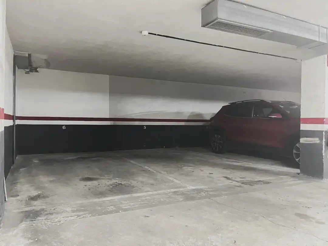 Parking of Garage for rent in  Pamplona / Iruña