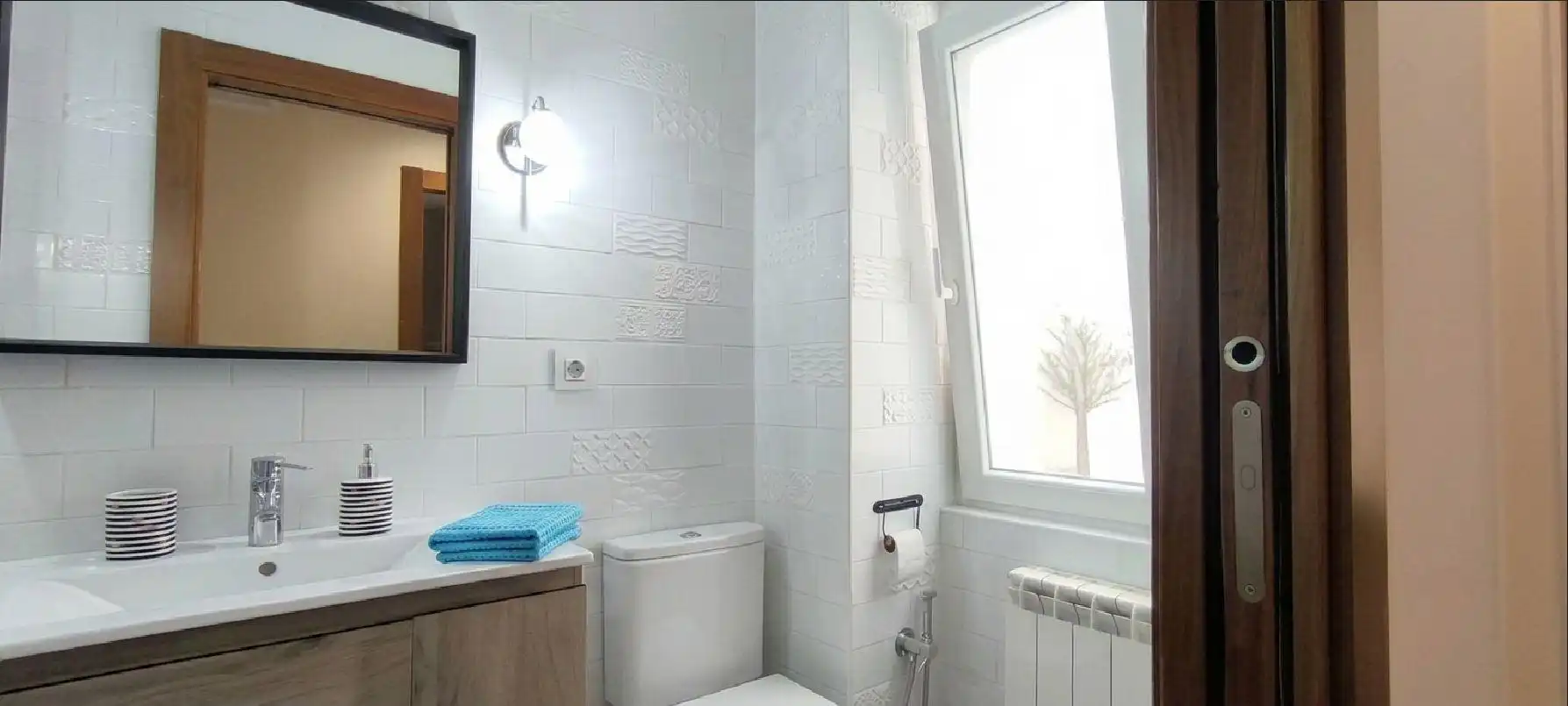 Baño de Piso en venta en Torrelavega  con Calefacción y Trastero