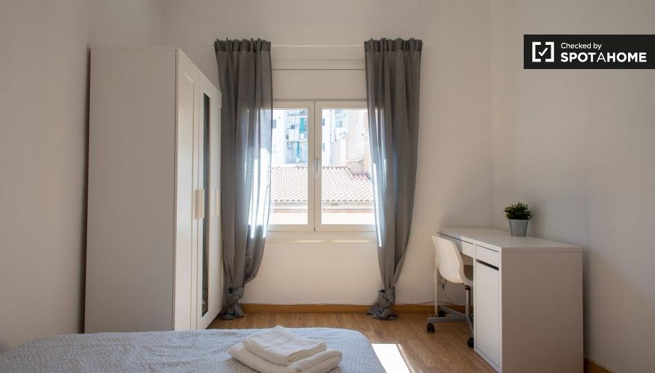 Foto 1 de Pis de lloguer a Sants-Badal, Barcelona